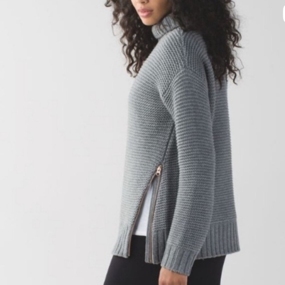 Lululemon Athletica turtleneck chunky knit textured merino wool sweater Sz 8
